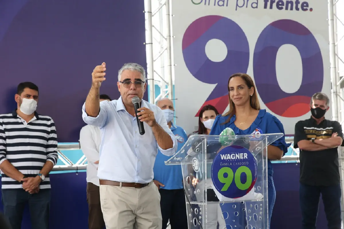 Girão e Kamila Cardoso