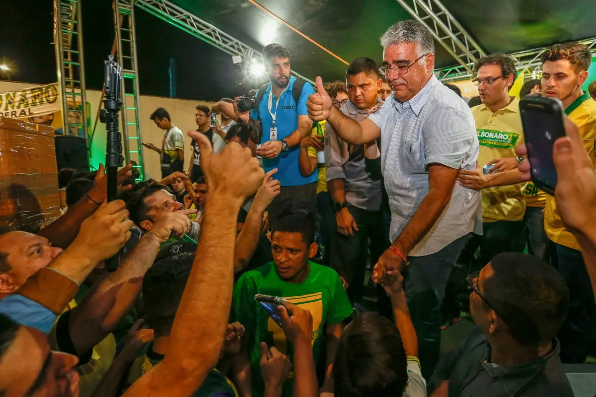 Girão no comite do Bolsonaro