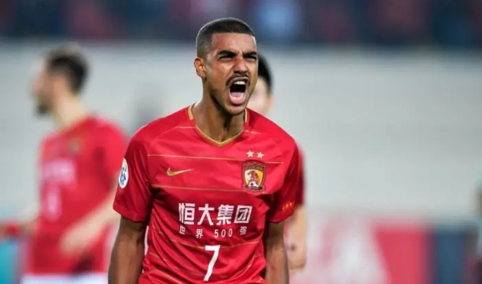 Alan comemora gol em time da China