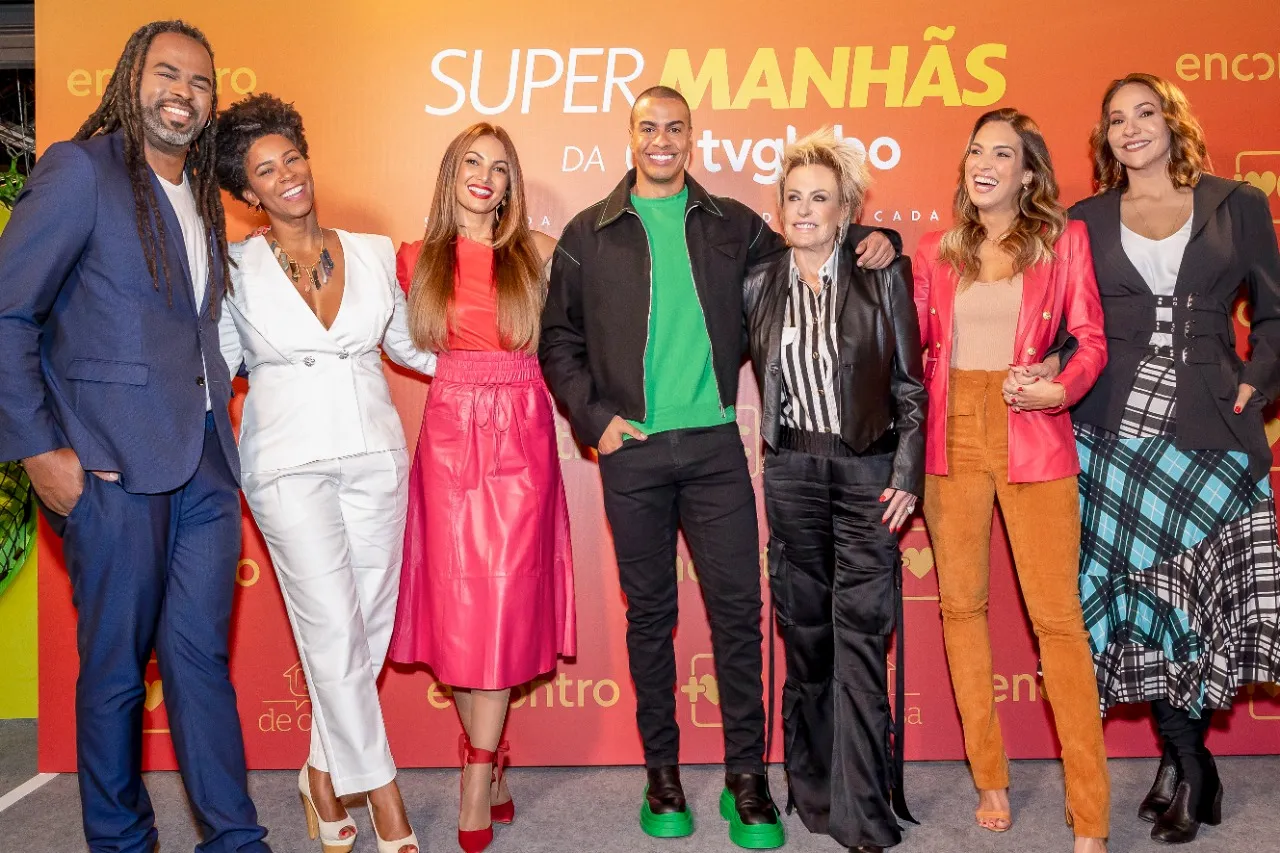 Todos os apresentadores do programa compareceram ao evento de apresentação das mudanças na grade de programação