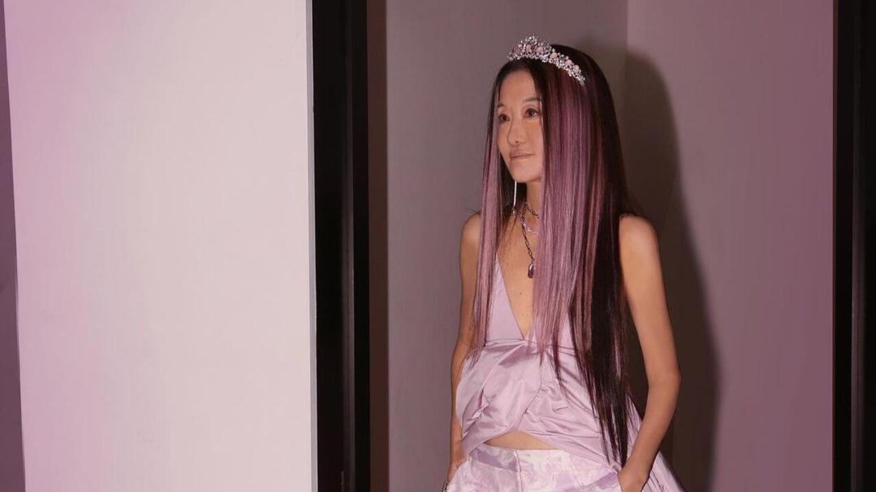 Caras  Vera Wang comenta 3 dos vestidos mais icónicos que fez