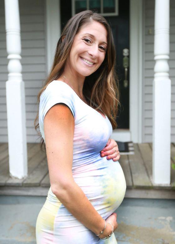 Mulher só descobre que estava grávida de gêmeas na hora do parto