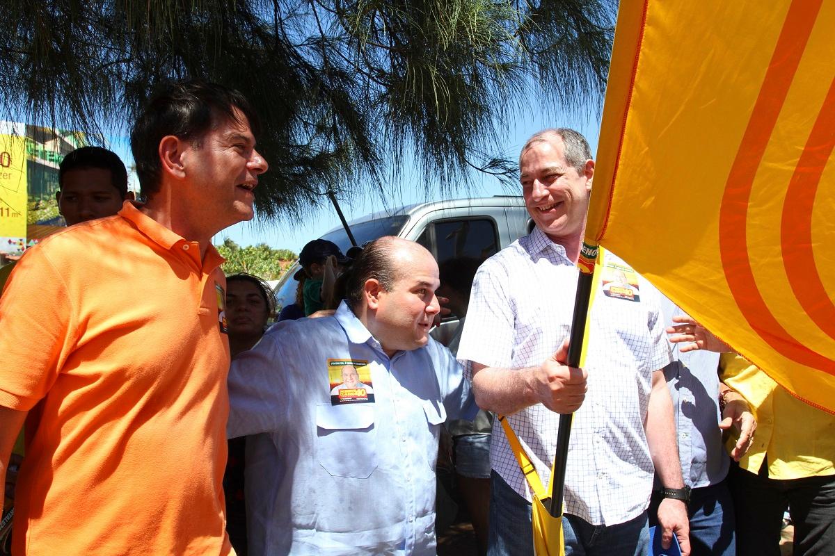 Roberto Cláudio com Ciro e Cid Gomes na campanha pela Prefeitura de Fortaleza