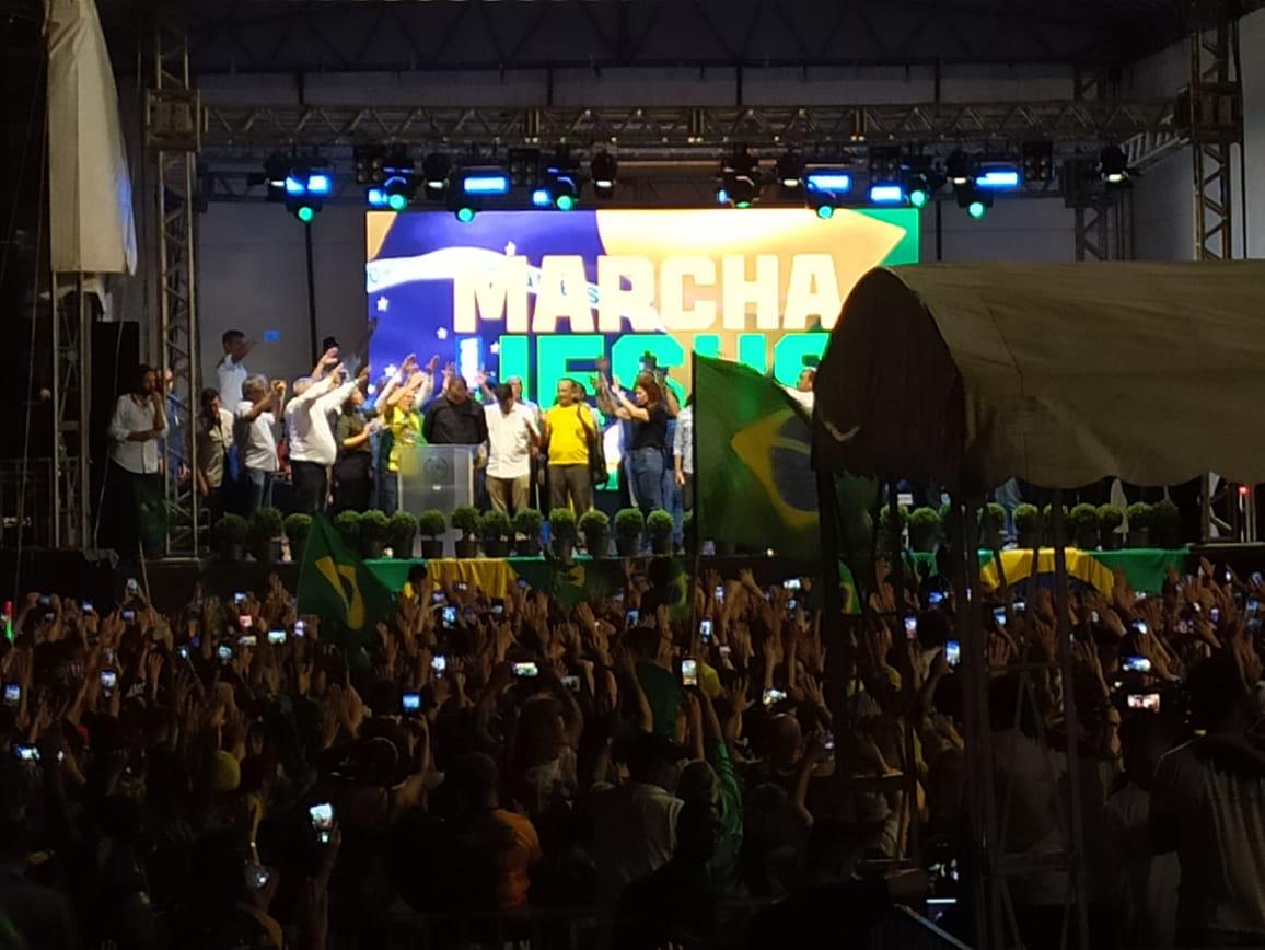 oração por bolsonaro no palanque da Marcha para Jesus