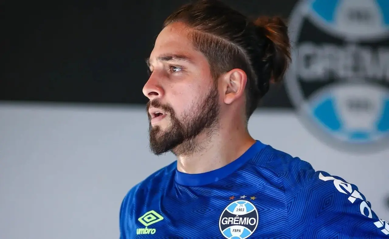 Benítez em ação pelo Grêmio