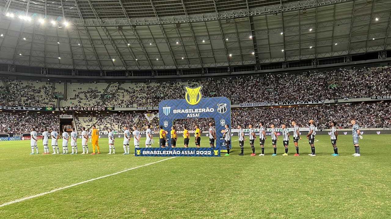 Funcionário do Ceará joga sal grosso na Arena Castelão antes de jogo com  Cuiabá - Jogada - Diário do Nordeste