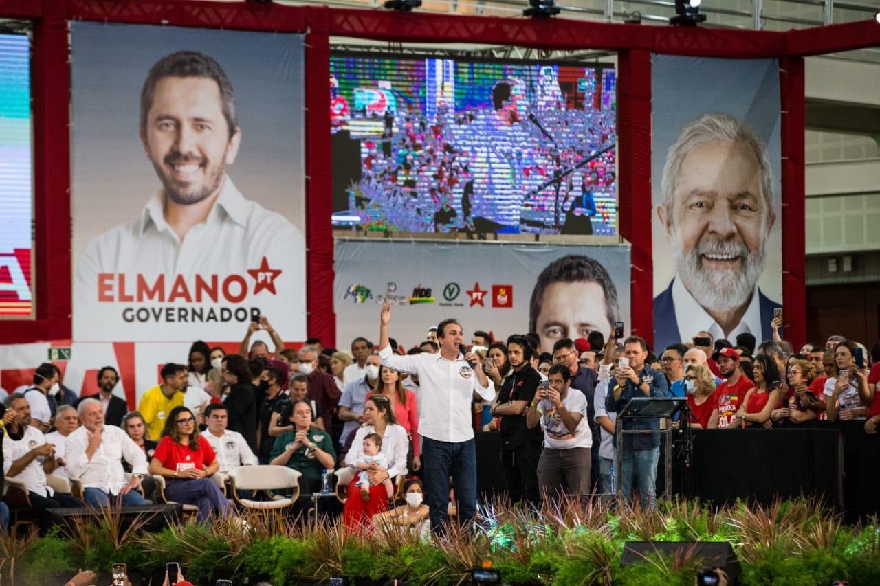 Camilo Santana na convenção do PT para oficializar candidaturas