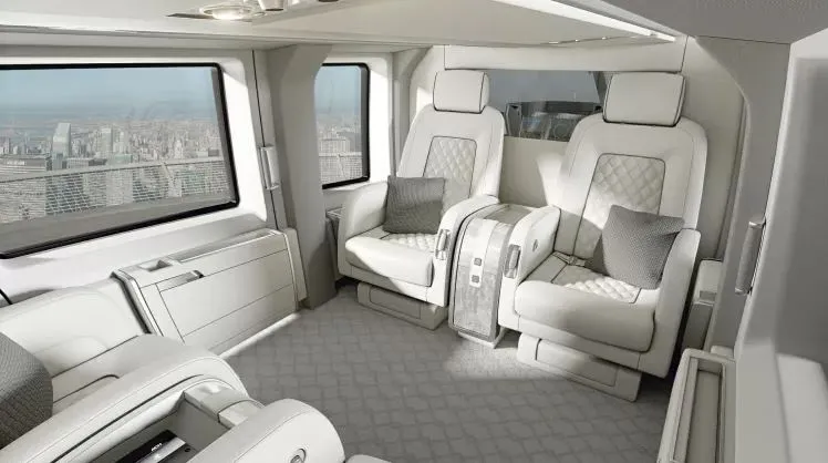 Helicóptero tem o interior todo personalizado
