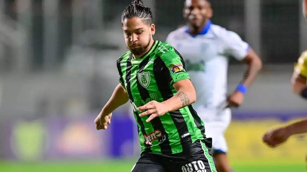 Benítez em ação pelo América-MG