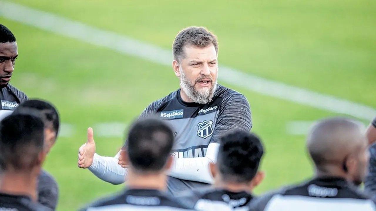 Edy Carlos era auxiliar de Enderson Moreira na passagem pelo Ceará em 2019