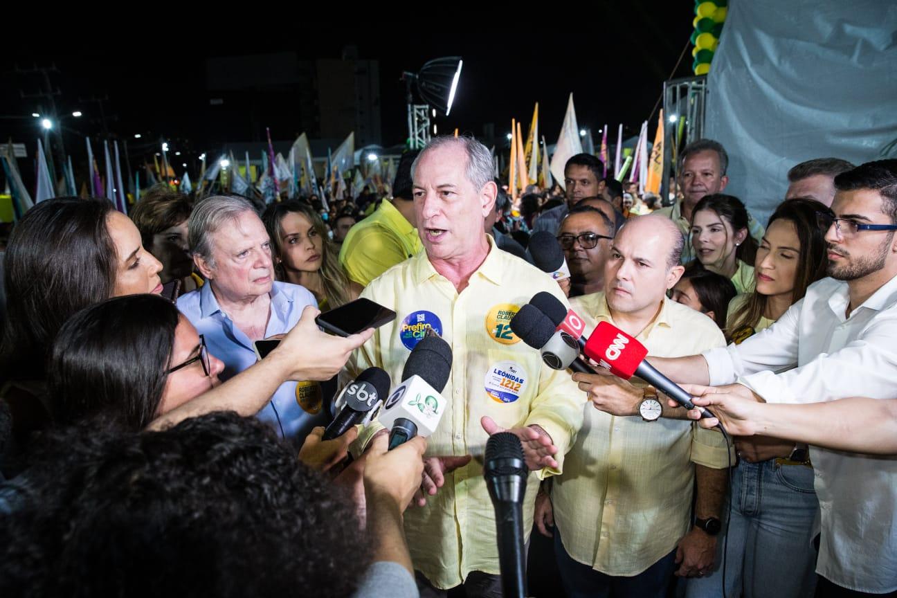 Ciro esteve com Tasso e Roberto Cláudio