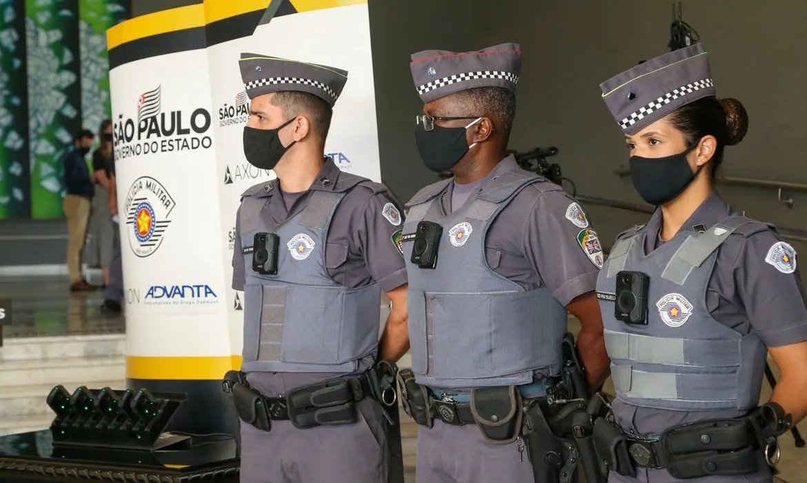 Nos batalhões da Polícia Militar de São Paulo que adotaram o sistema de câmeras pessoais houve redução nas ocorrências de confronto, segundo o próprio Governo do Estado.