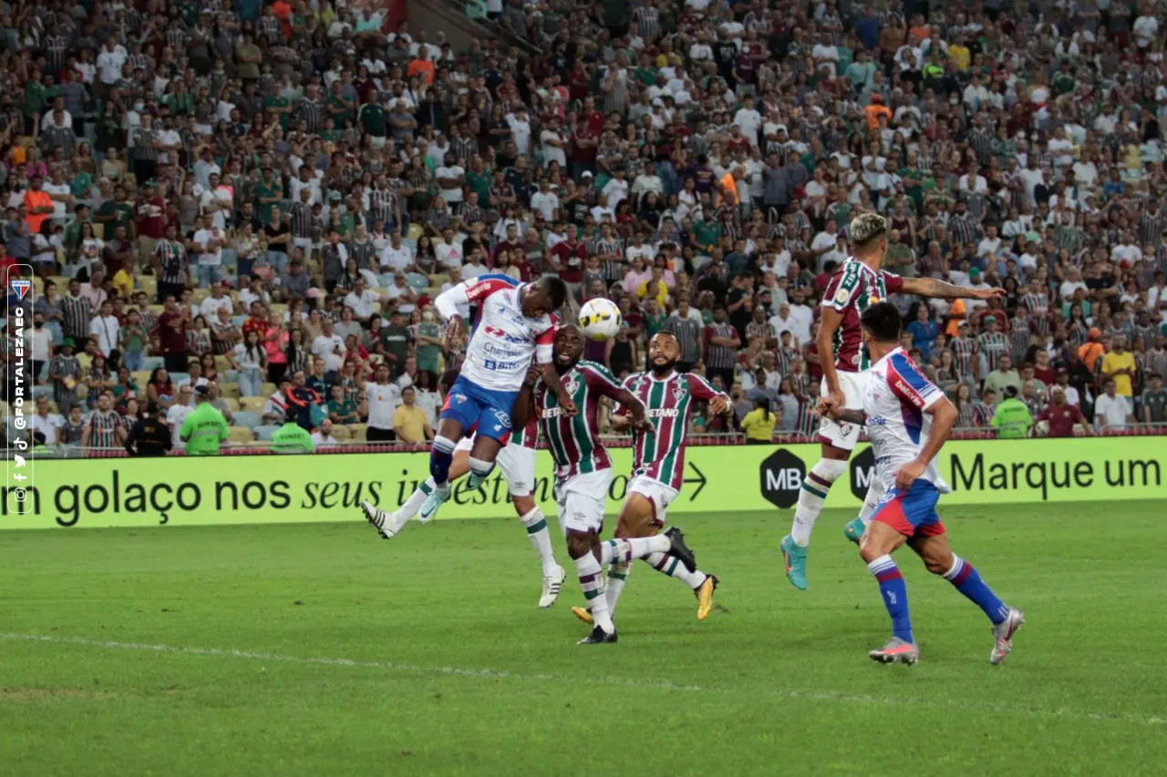 Benevenuto e Brítez em ação pelo Fortaleza