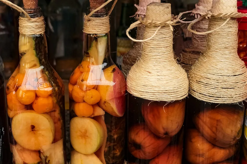 Segundo estudioso, a movimentação em torno da produção da cachaça permite a continuidade da feitura de bebidas feitas por nós mesmos e por outros Estados