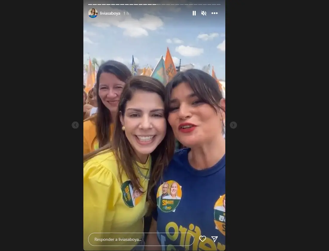 Lívia Saboya com Carol Bezerra e Lia Gomes em Sobral nesta quarta