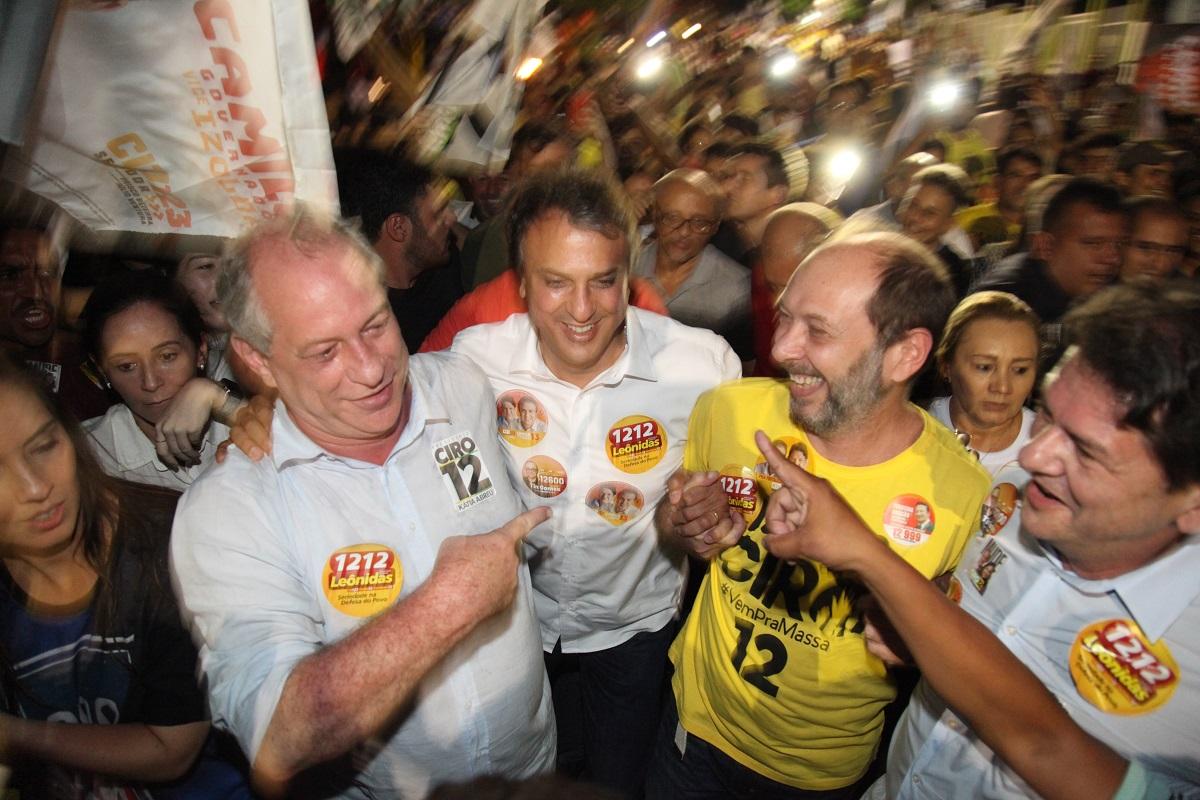Ciro Gomes, com os irmãos Cid e Ivo Gomes e o ex-governador Camilo Santana