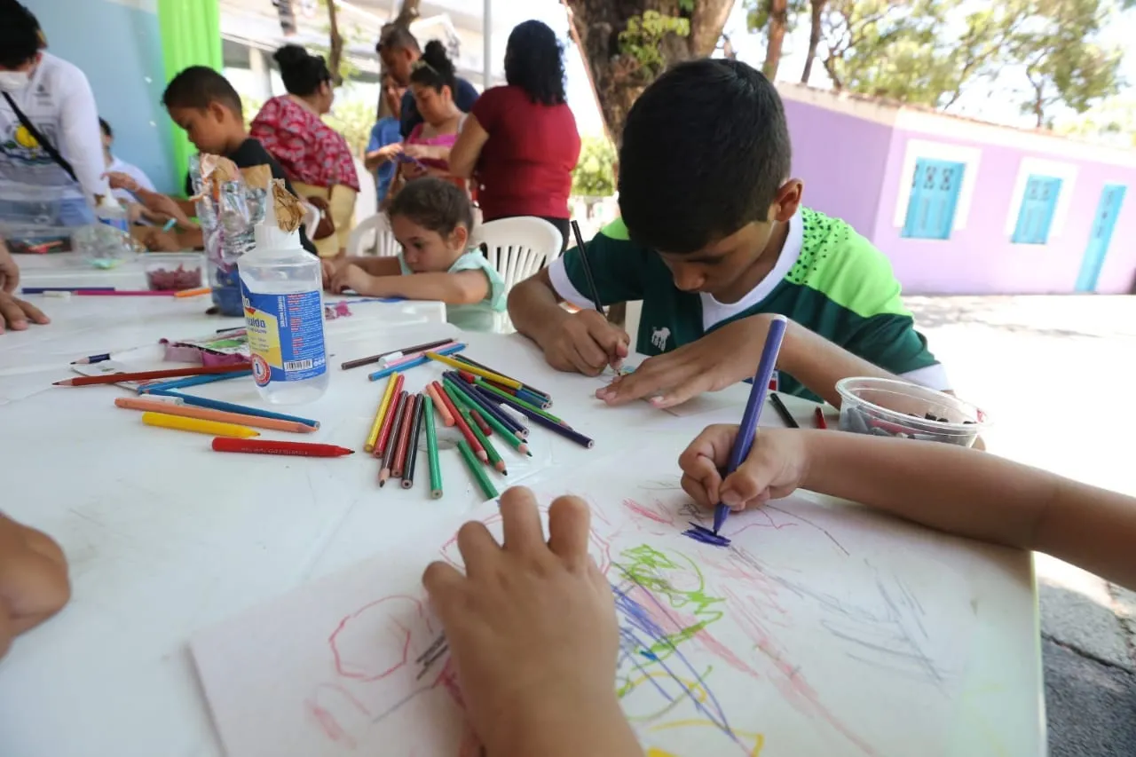 Atividades de colorir também foram realizadas