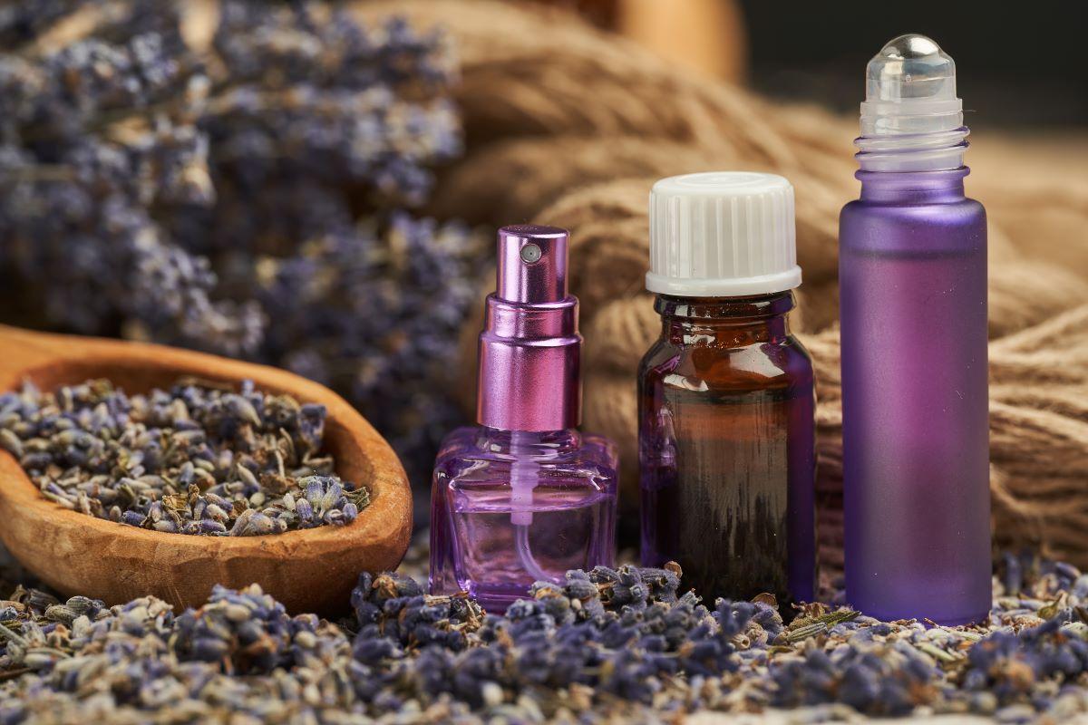 Produtos feitos de lavanda para aromaterapia