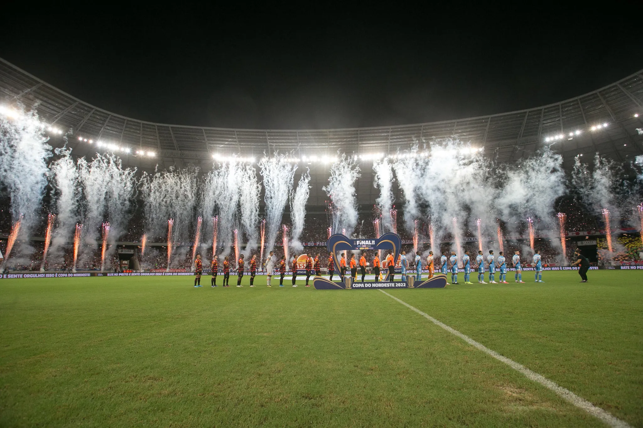 Mais de 60 mil torcedores acompanharam o título da Copa do Nordeste do Fortaleza contra o Sport
