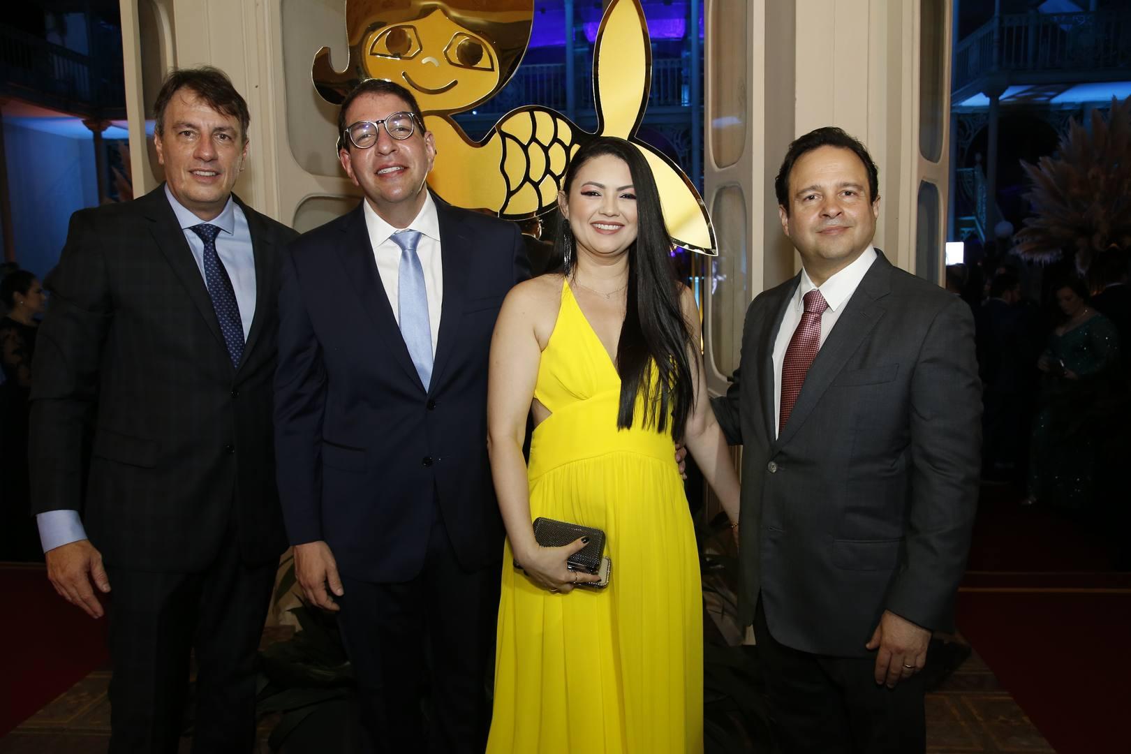 Carlos Rotella, Álvaro e Rebeca Madeira e Igor Queiroz Barroso