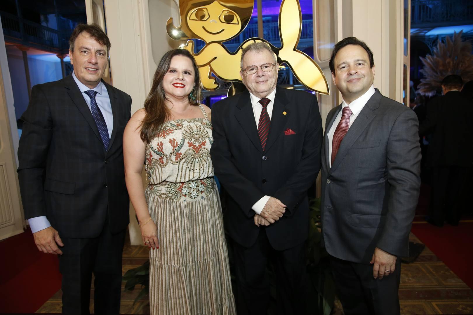 Carlos Rotella, Camila e Juarez Leitão e Igor Queiroz Barroso