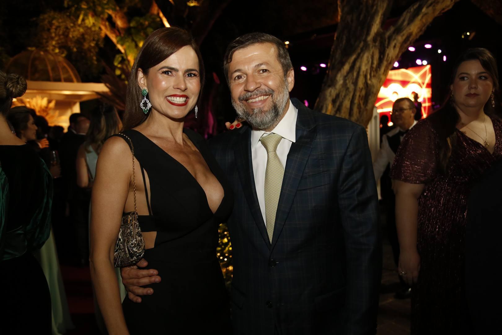 Luciana Sousa e Elcio Batista