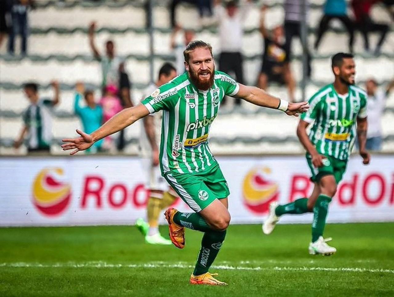 Isidro Pitta com a camisa do Juventude