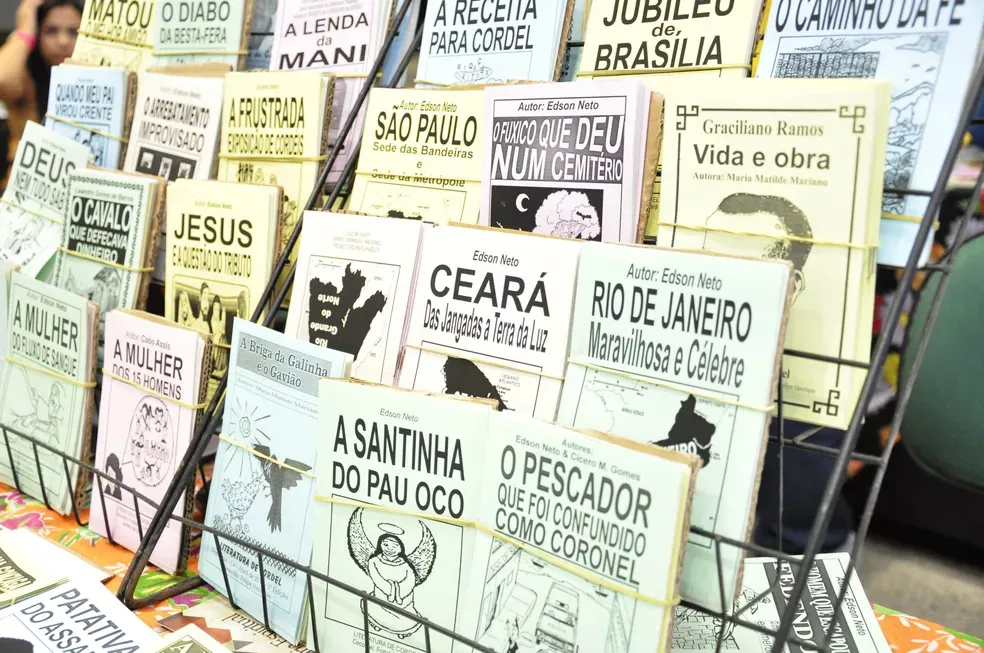 Folhetos e toda uma programação voltada para o cordel ganham destaque na Bienal
