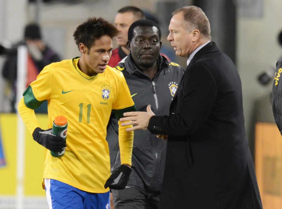 Mano Menezes conversa com Neymar