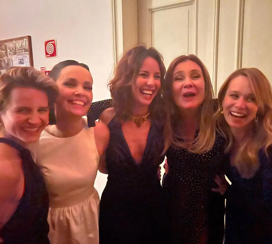 debora falabella, andreia horta, adriana esteves, mariana ximenes, bianca comparato