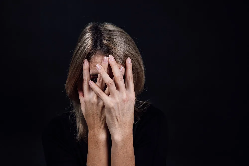 O advento da Lei Nº 14.188/2021 constituiu que é considerada crime a violência psicológica contra a mulher, tendo como pena a reclusão de um a quatro anos