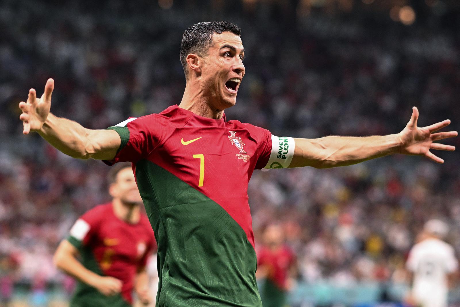 Cristiano Ronaldo comemora gol por Portugal