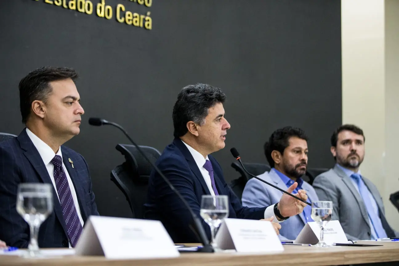 Coletivade imprensa sobre relatório contra Enel no MPCE