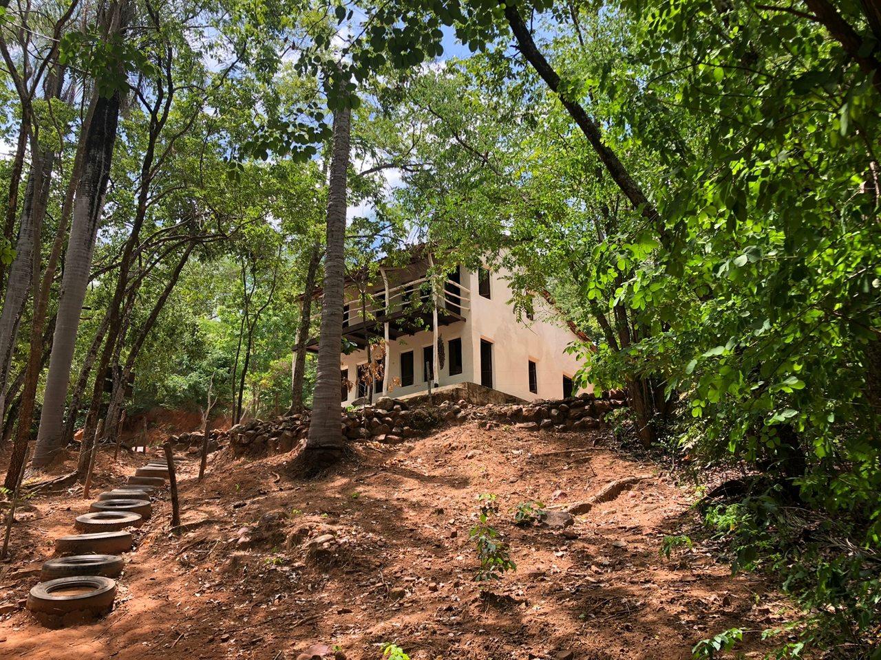 Sírio tem casa de barro para visitação