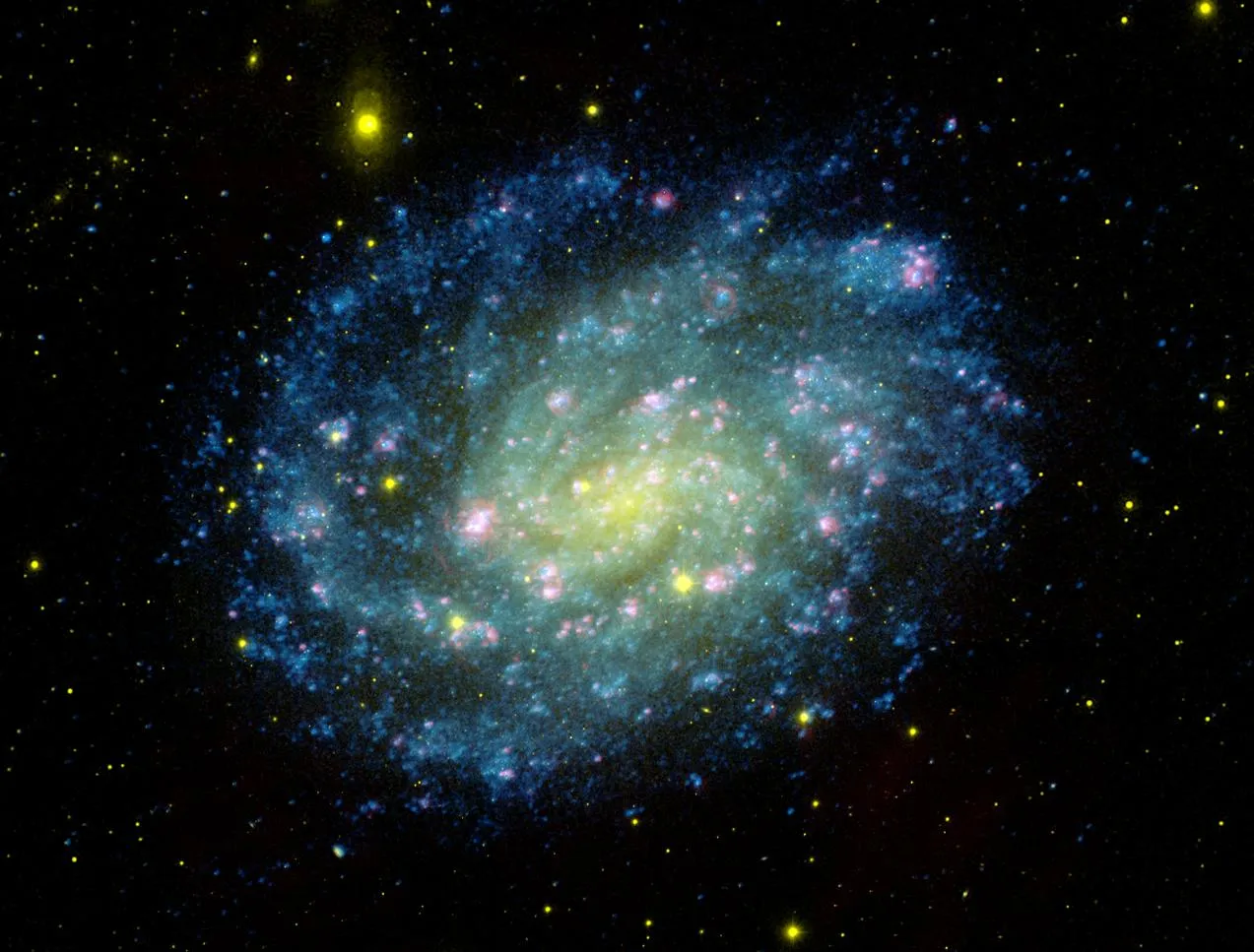 A imagem foi tirada pelo satélite Galaxy Evolution Explorer (GALEX)
