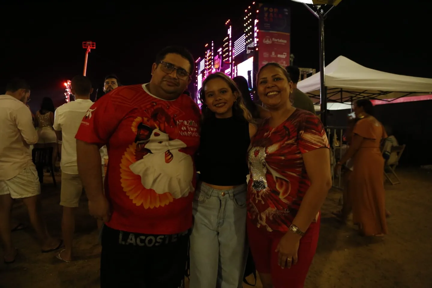 Servidora Geceilma Pedrosa curte virada do ano ao lado da família na Praia de Iracema