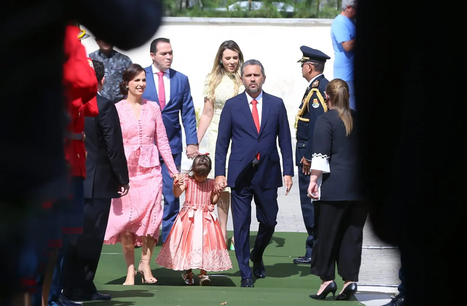 Chegada da comitiva do novo governo no Palácio da Abolição