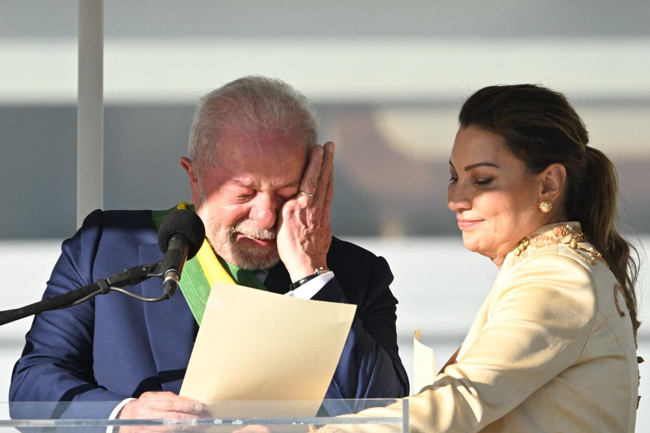 Lula toma posse para terceiro mandato como presidente do Brasil