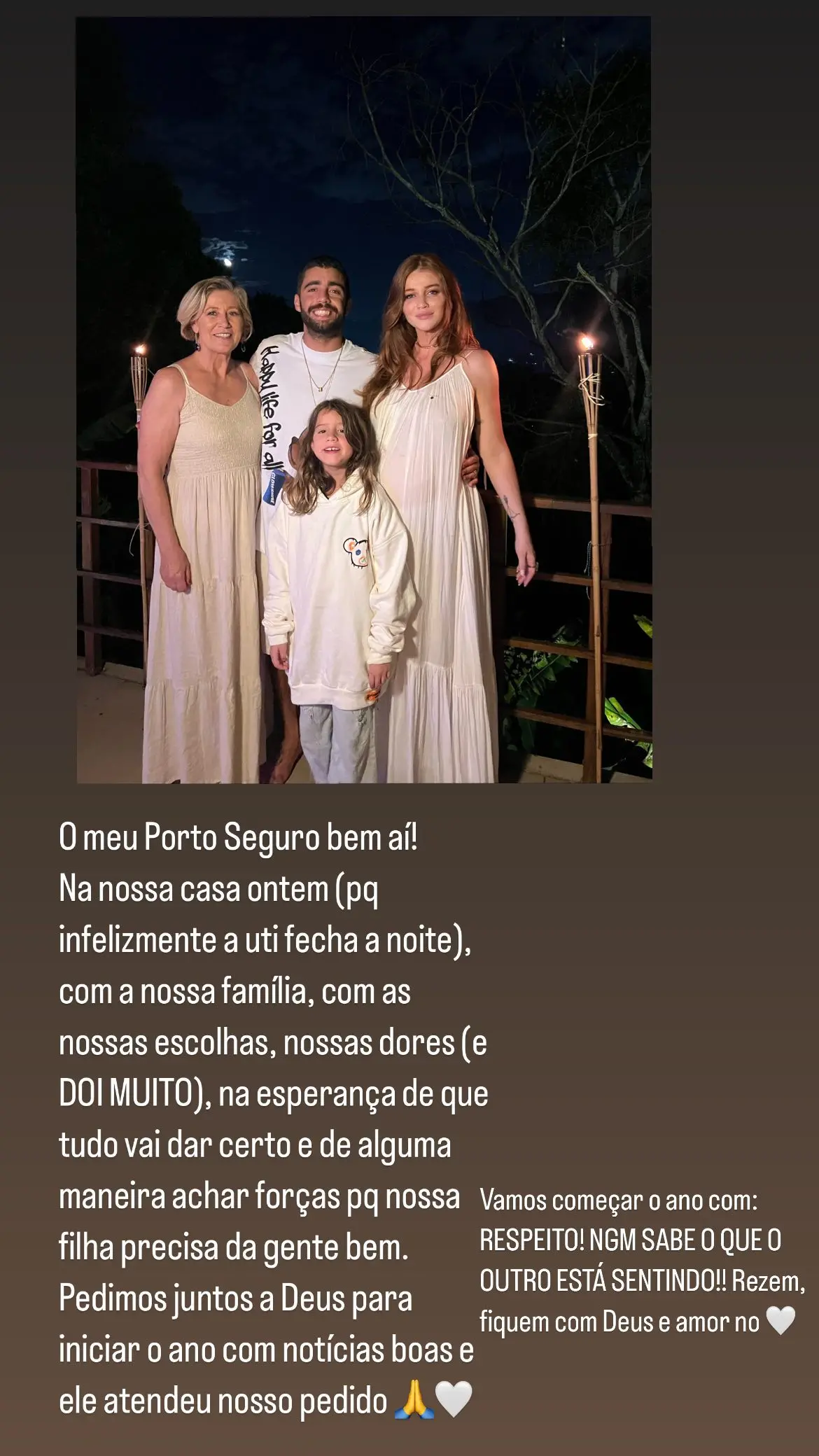 storie de Cíntia Dicker ao lado da mãe, do marido e da enteada Liz