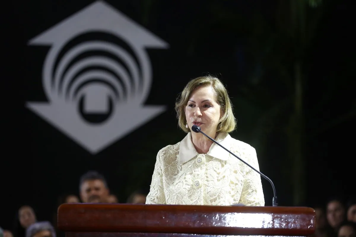 A reitora Fátima Veras fez fala durante o evento