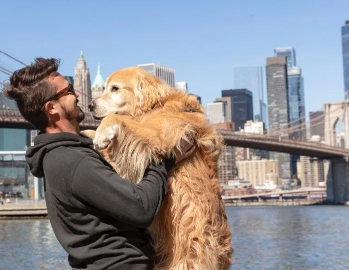 Jesse Koz e seu cachorro Shurastey