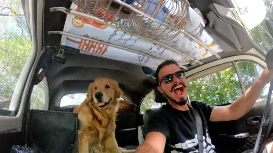 A dupla viajava a bordo de um fusca 1978, apelidado de Dodongo