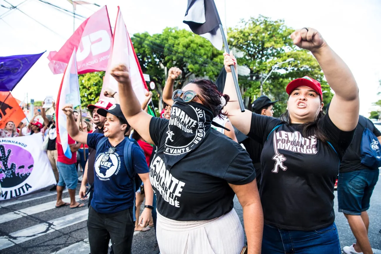Manifestação ocorreu na esquina das avenidas 13 de Maio e da Universidade