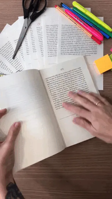 Várias pessoas entraram para a “trend” nas redes sociais, compartilhando as experiências com o livro