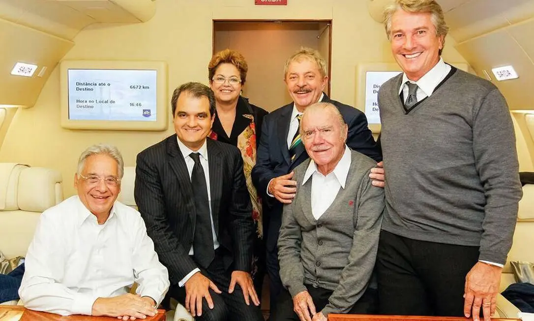 Ex-presidentes Brasileiros em avião