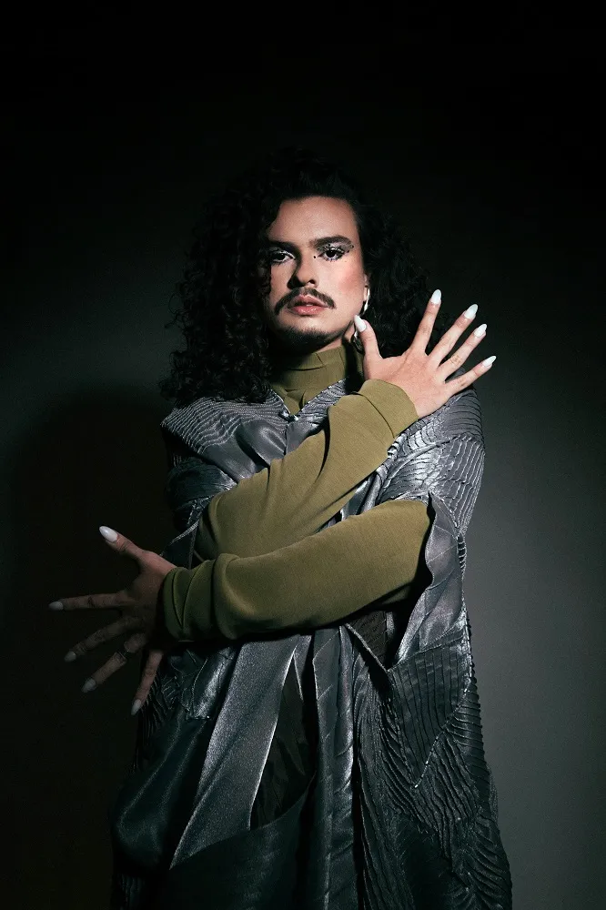Makem, cearense que brilhou na última edição do The Voice Brasil, apresenta no festival o show “Vozes”