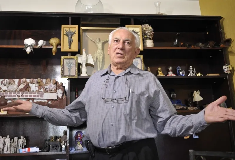 Como dramaturgo, B. de Paiva escreveu, entre outras, as seguintes peças: 
