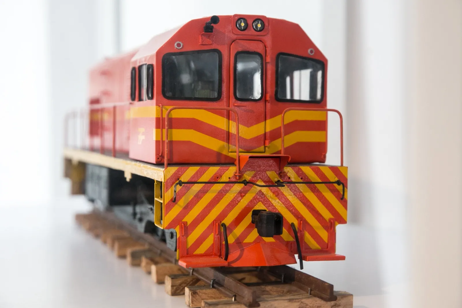 Uma das réplicas em miniatura de locomotivas que passavam pela Estação João Felipe