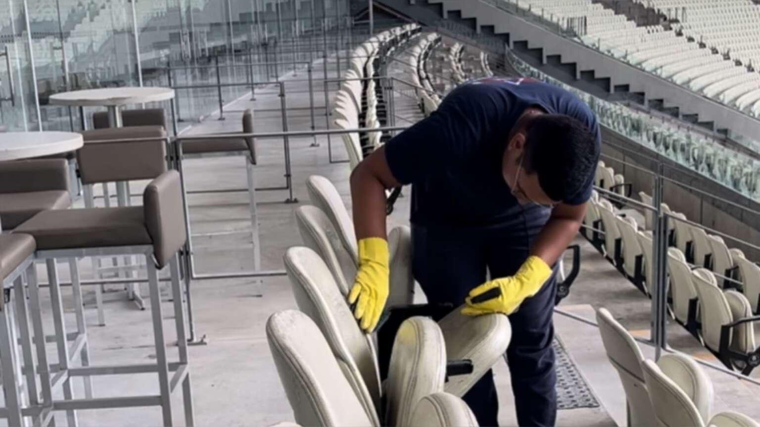 Imagem de limpeza da Arena Castelão