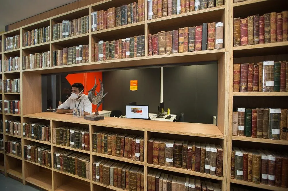 Na Biblioteca Pública Estadual do Ceará, os livros advindos de doações passam ainda por avaliação para adequação ao acervo
